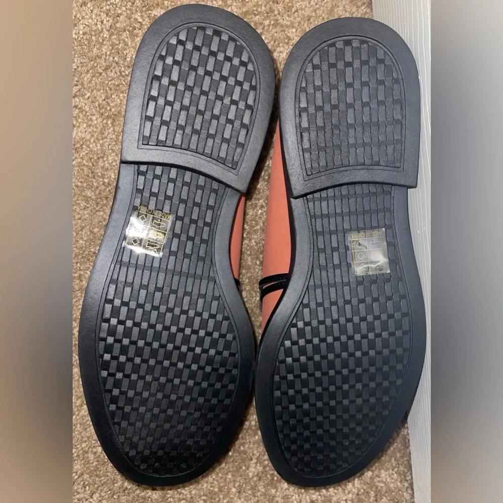 Shoes - Picture 4 of 4